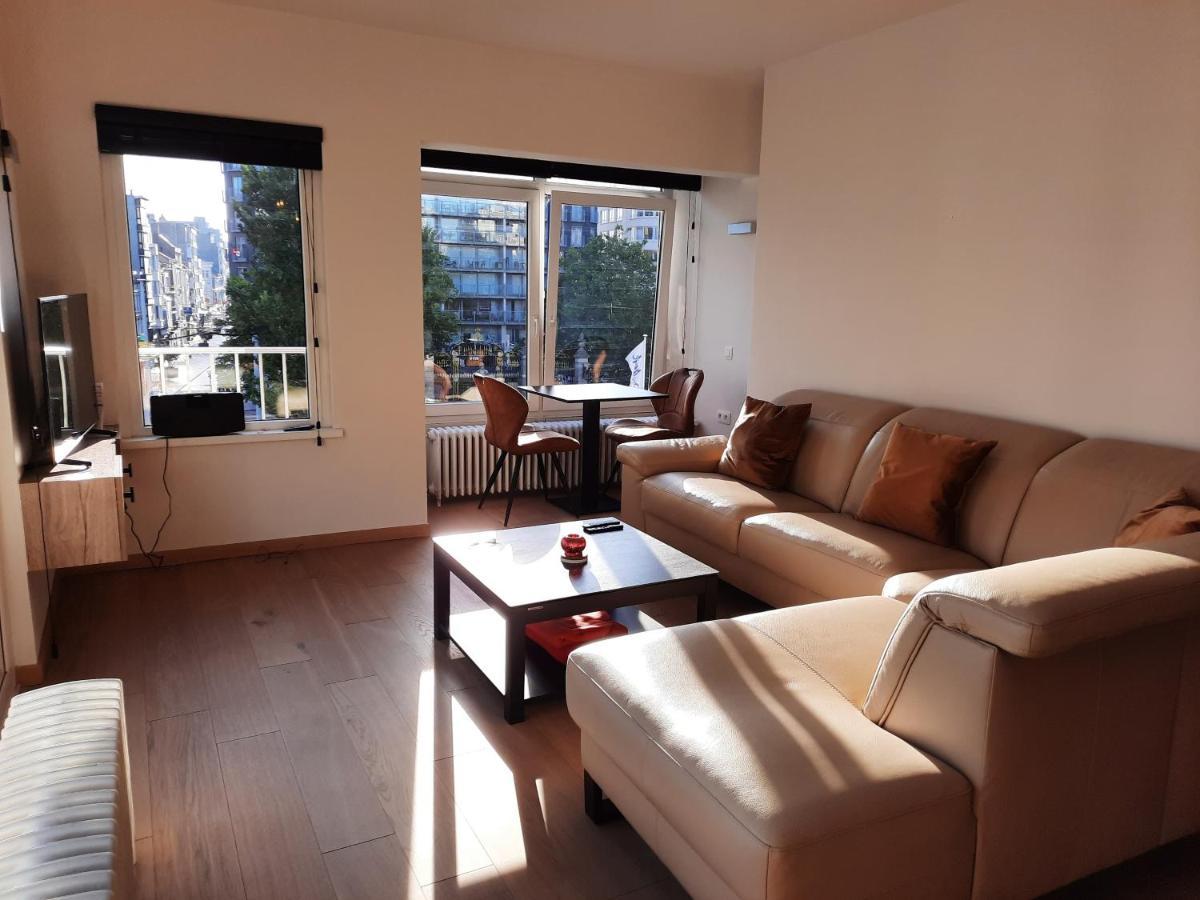 Lichtrijk En Comfortabel Hoekappartement Met Gratis Parking En Zeer Centraal Gelegen - Comme Chez Soi 奥斯滕德 外观 照片
