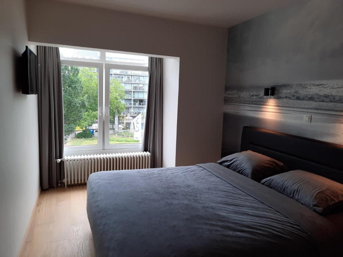 Lichtrijk En Comfortabel Hoekappartement Met Gratis Parking En Zeer Centraal Gelegen - Comme Chez Soi 奥斯滕德 外观 照片