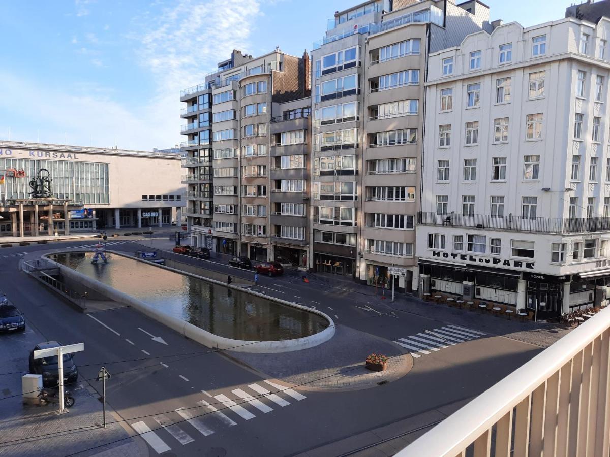 Lichtrijk En Comfortabel Hoekappartement Met Gratis Parking En Zeer Centraal Gelegen - Comme Chez Soi 奥斯滕德 外观 照片