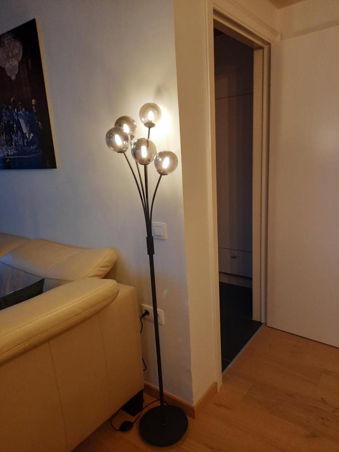 Lichtrijk En Comfortabel Hoekappartement Met Gratis Parking En Zeer Centraal Gelegen - Comme Chez Soi 奥斯滕德 外观 照片
