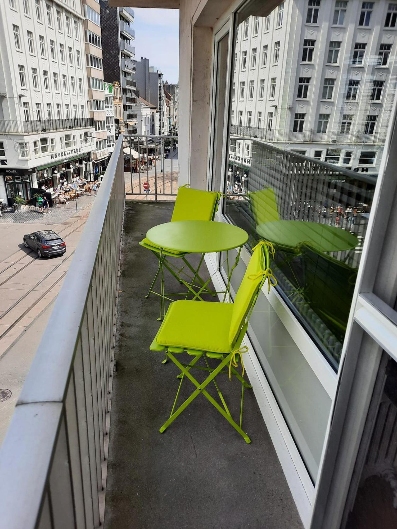 Lichtrijk En Comfortabel Hoekappartement Met Gratis Parking En Zeer Centraal Gelegen - Comme Chez Soi 奥斯滕德 外观 照片