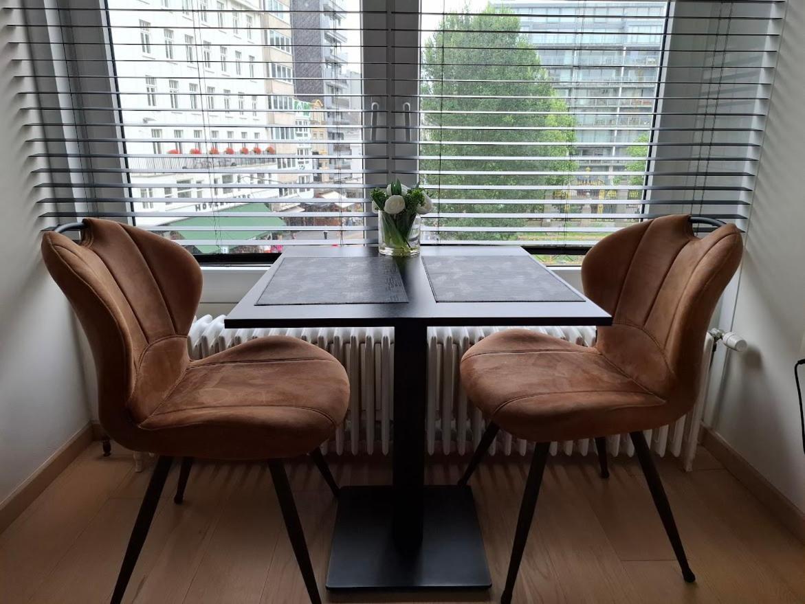 Lichtrijk En Comfortabel Hoekappartement Met Gratis Parking En Zeer Centraal Gelegen - Comme Chez Soi 奥斯滕德 外观 照片