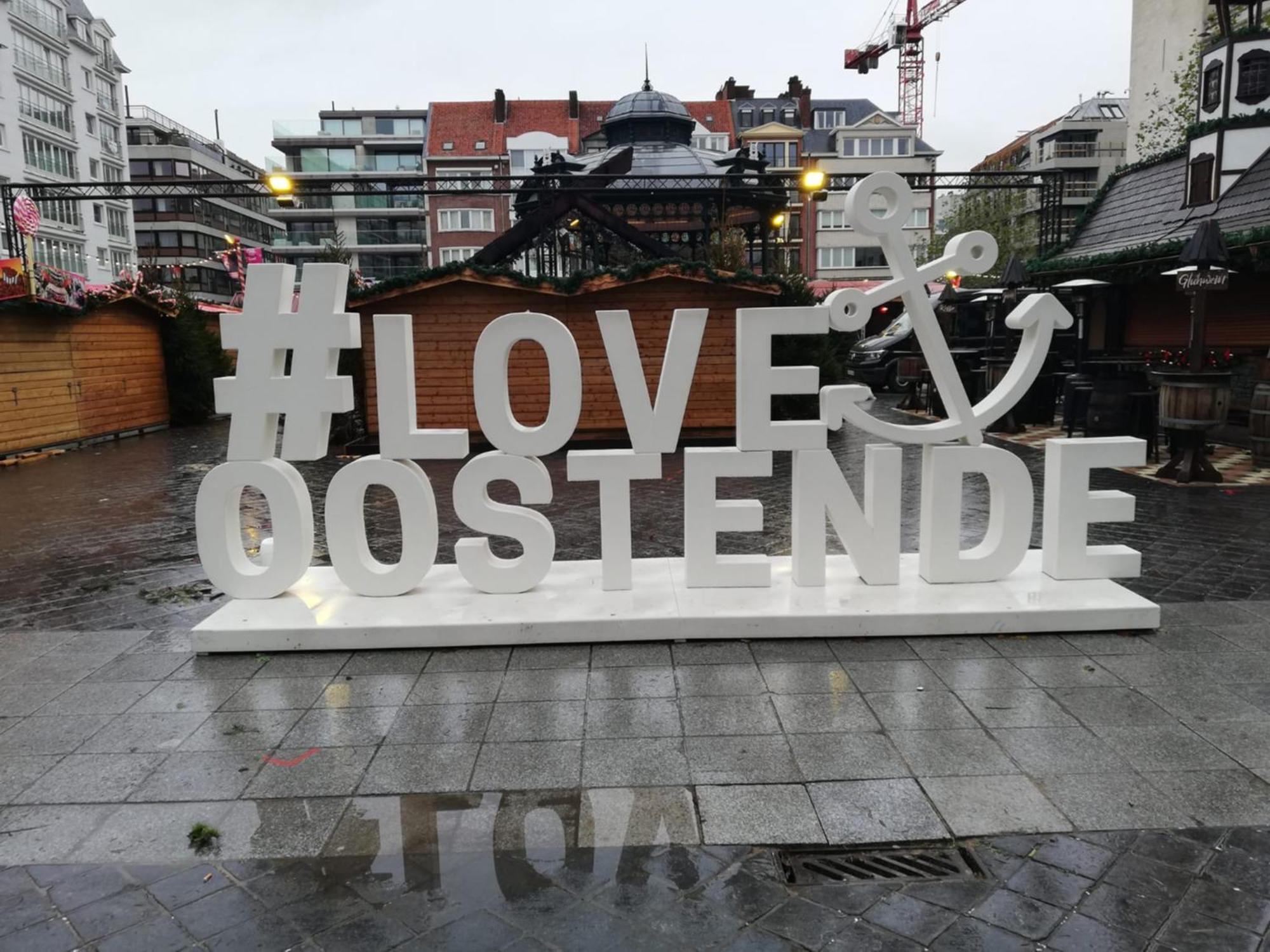 Lichtrijk En Comfortabel Hoekappartement Met Gratis Parking En Zeer Centraal Gelegen - Comme Chez Soi 奥斯滕德 外观 照片